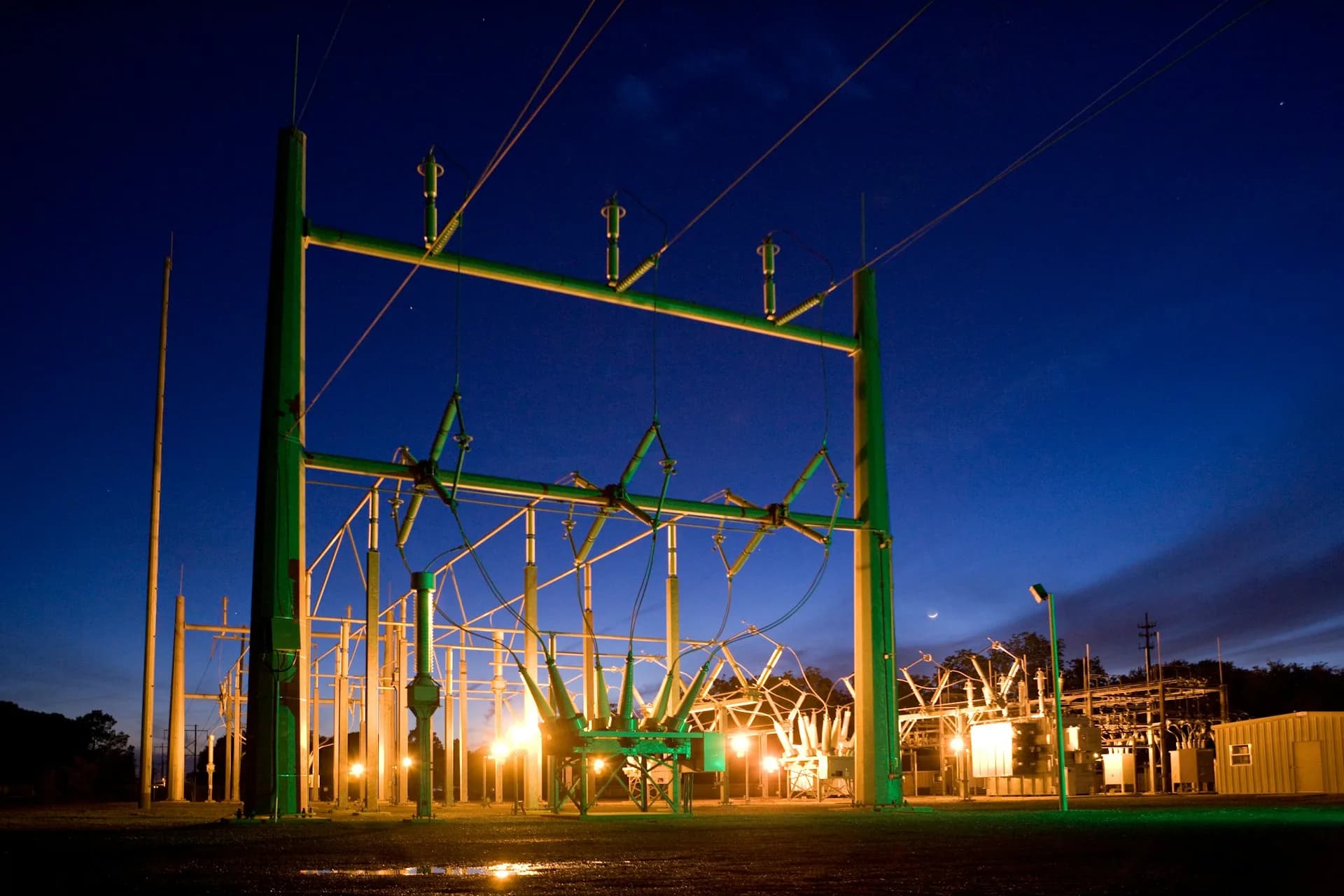 Power transmission infrastructure at dusk